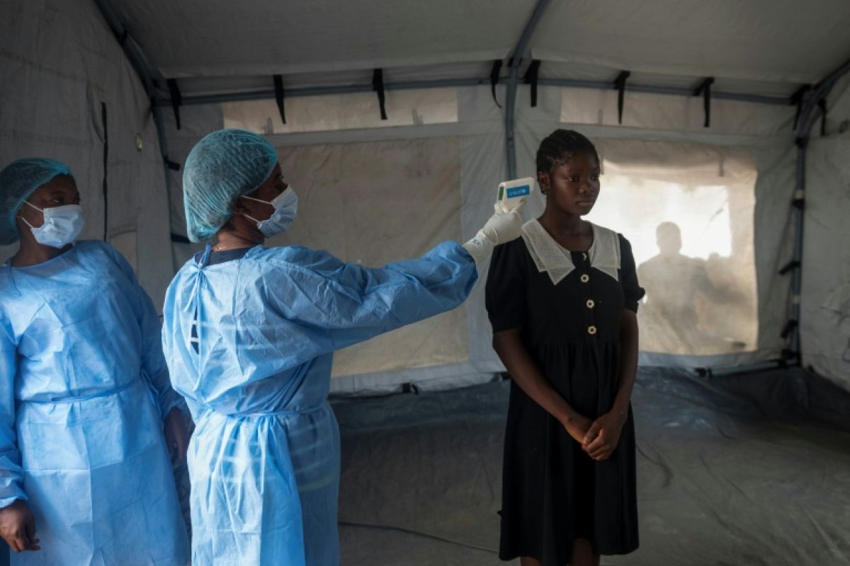 À Bangui, la peur d'Ebola se lave les mains au bord de l'Oubangui