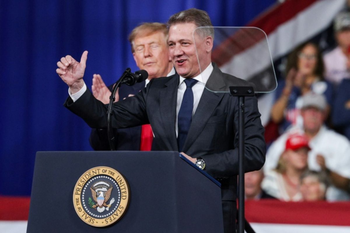 Le patron d'Audi s'affiche avec Trump et déclenche la colère en Allemagne