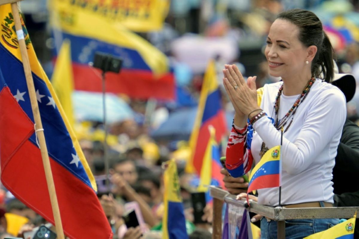 Maria Corina Machado annonce son retour au Venezuela et vise la présidence
