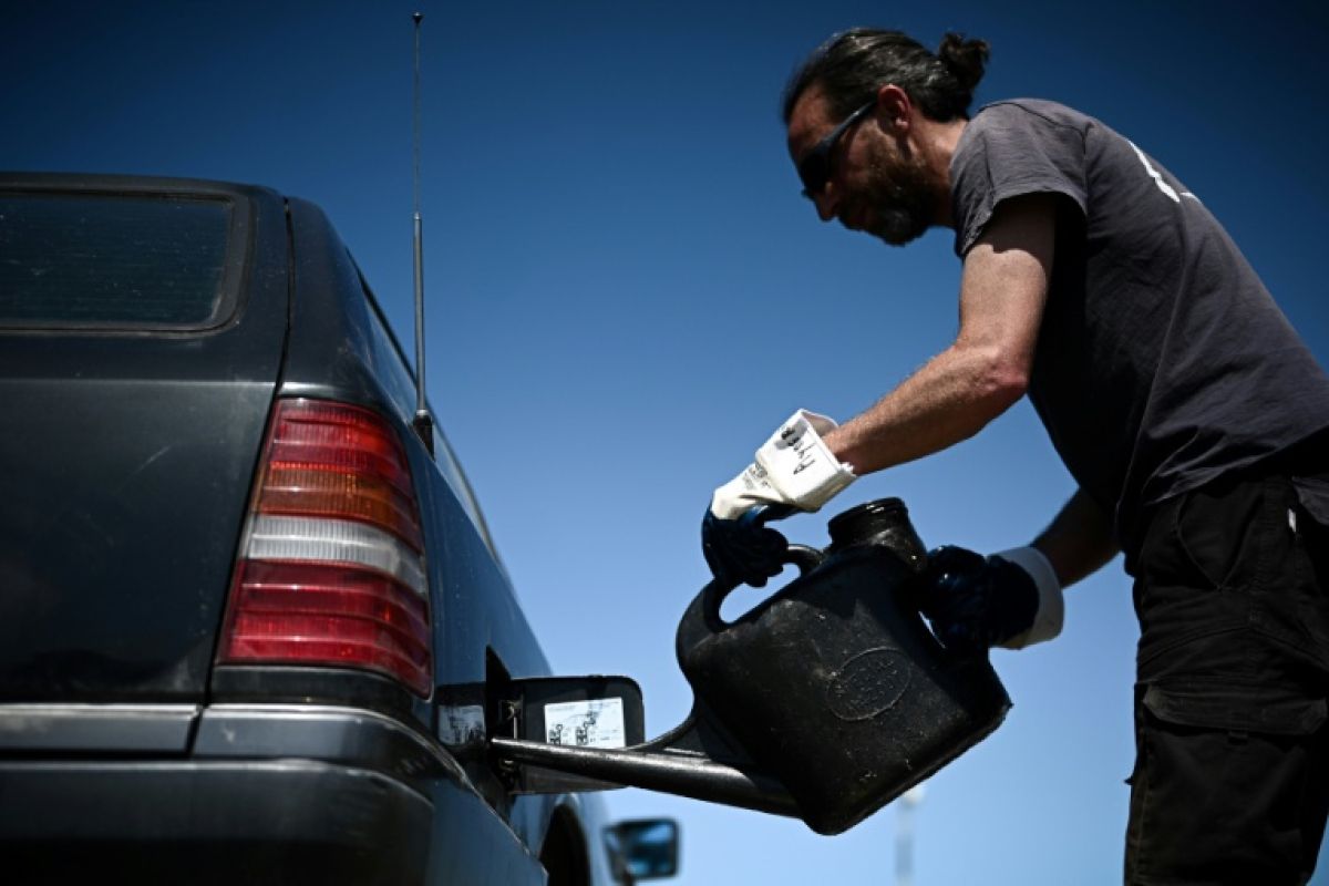 À plus de 2,35 euros le litre de gazole, ils font le plein à l'huile de friture