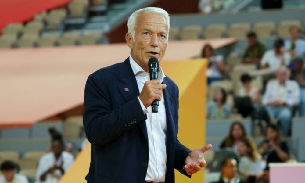 Le patron du Medef prévient qu'il ferait ses valises si LFI remporte 2027