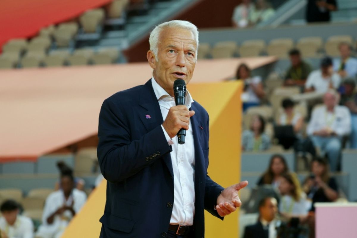 Le patron du Medef prévient qu'il ferait ses valises si LFI remporte 2027