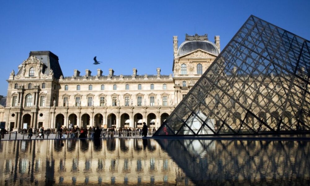 Le Louvre bloqué par des étudiants venus prêter main-forte aux lycéens