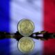 L'euro plonge et la zone euro retient son souffle