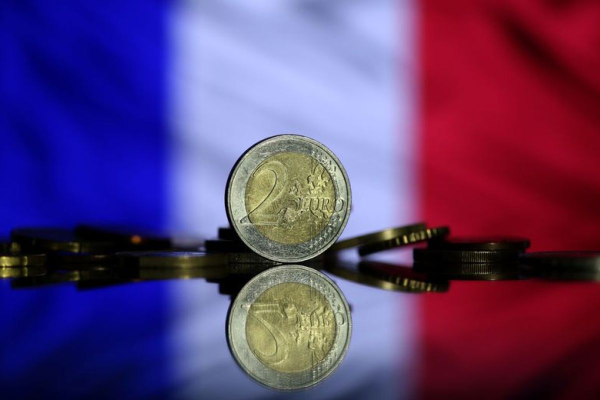 L'euro plonge et la zone euro retient son souffle