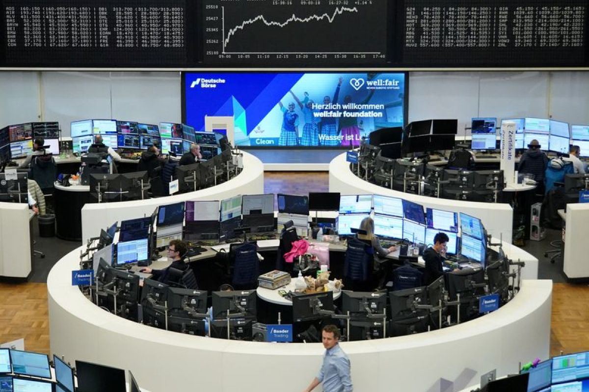 Les Bourses européennes retrouvent des couleurs avant une salve de résultats