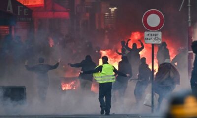 La rue ne désarme pas et l'exécutif cherche une sortie