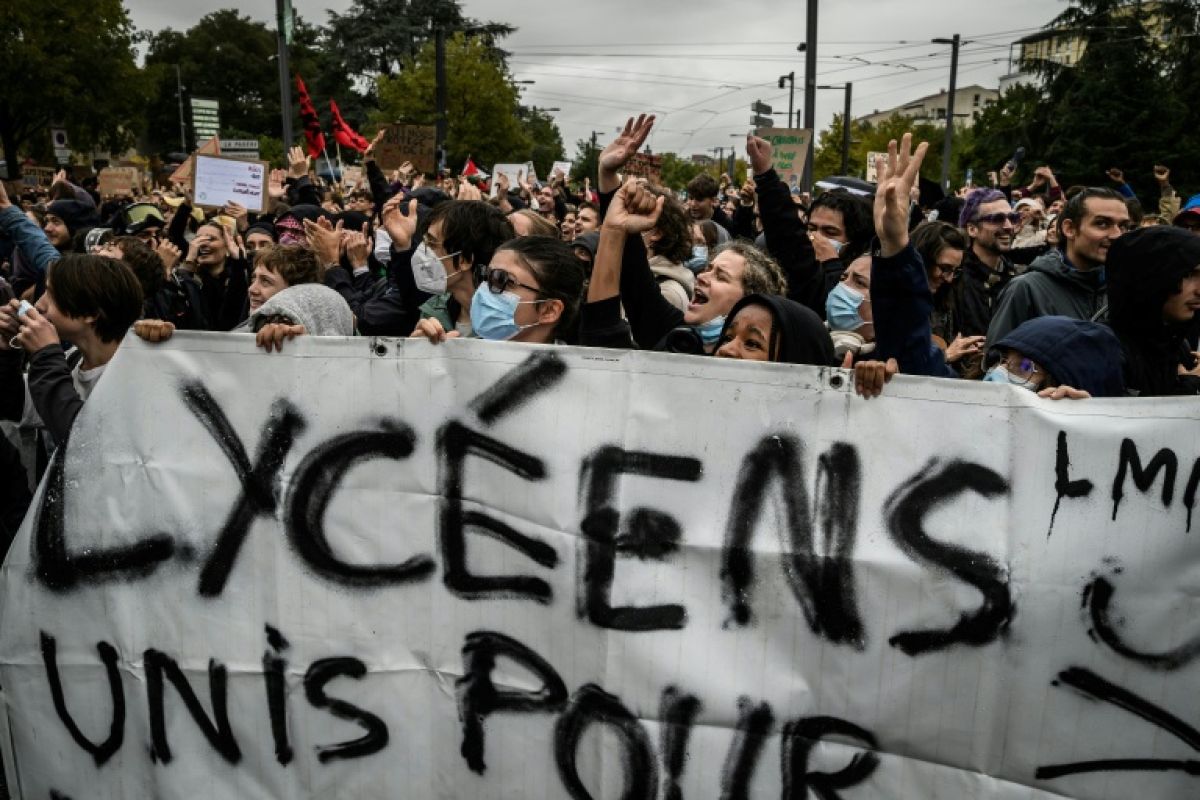 Le bras de fer se poursuit entre les lycéens et le gouvernement