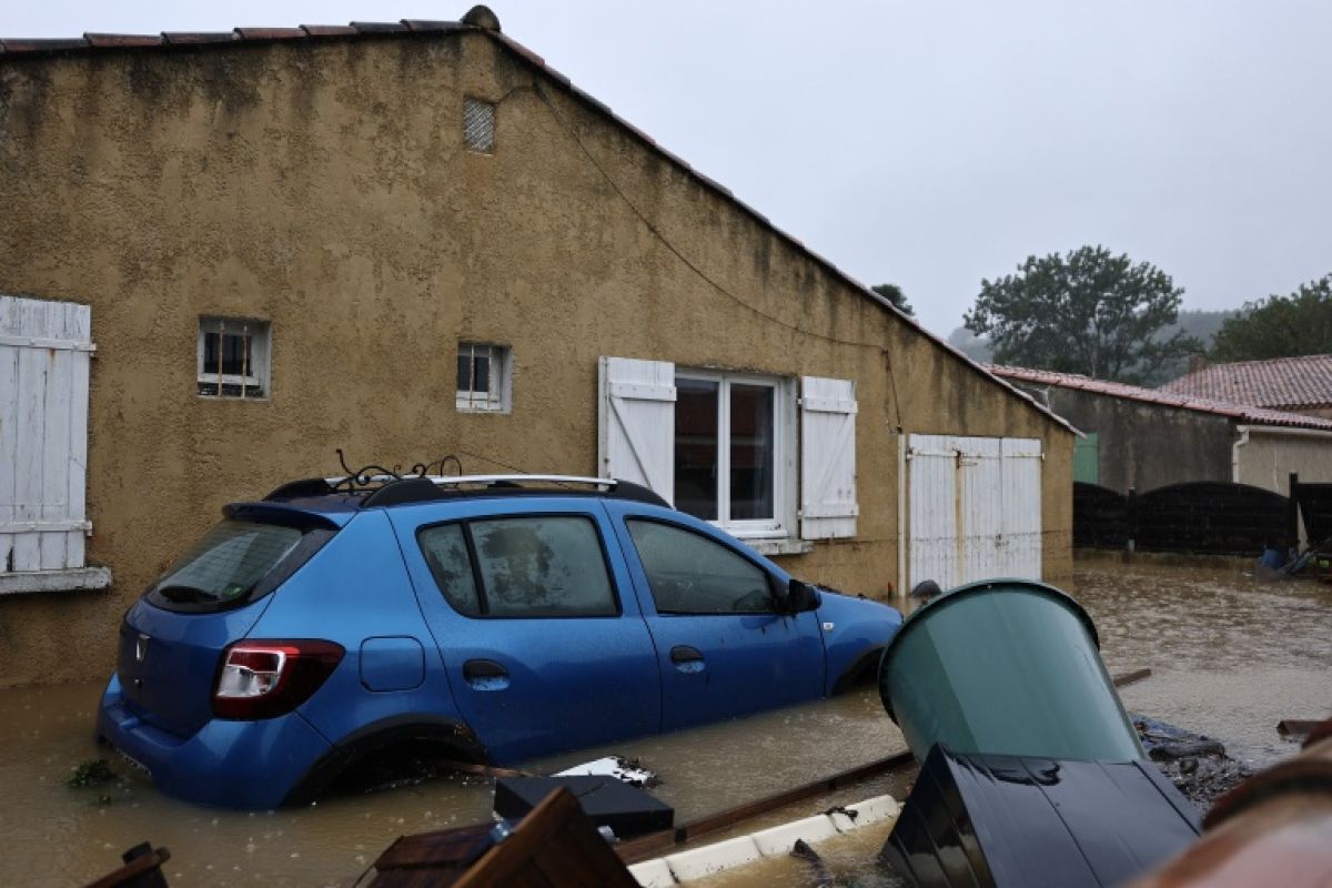 Un septuagénaire emporté par les flots près de Marseille, la Haute-Corse bascule en alerte rouge