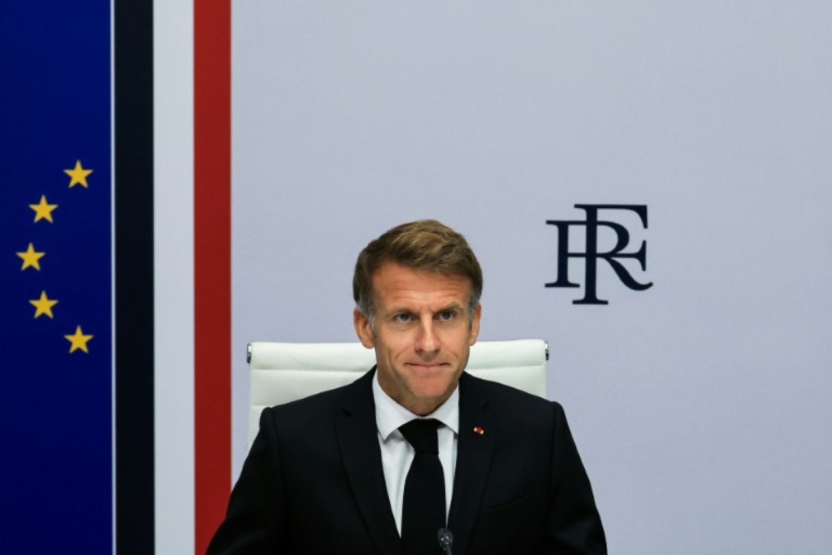 Macron promet la fermeté, les critiques ne faiblissent pas