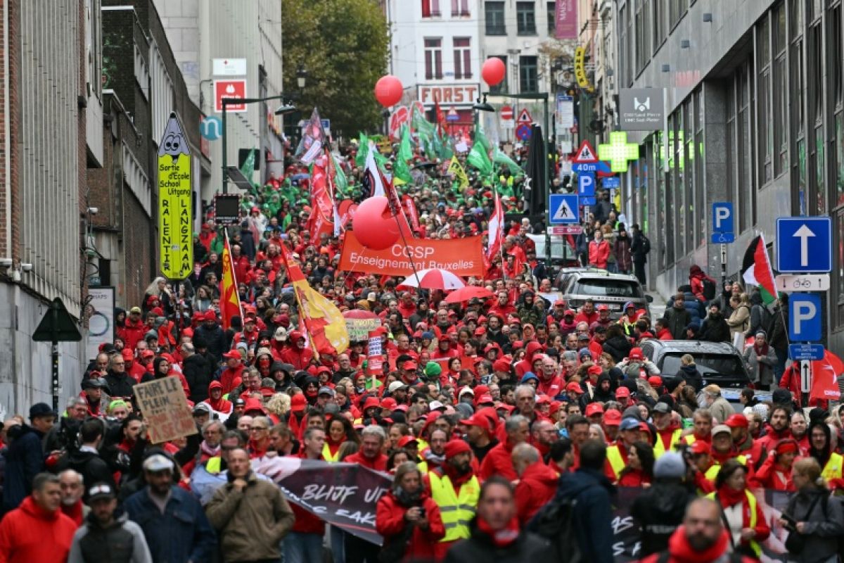 Bruxelles descend dans la rue contre la rigueur budgétaire