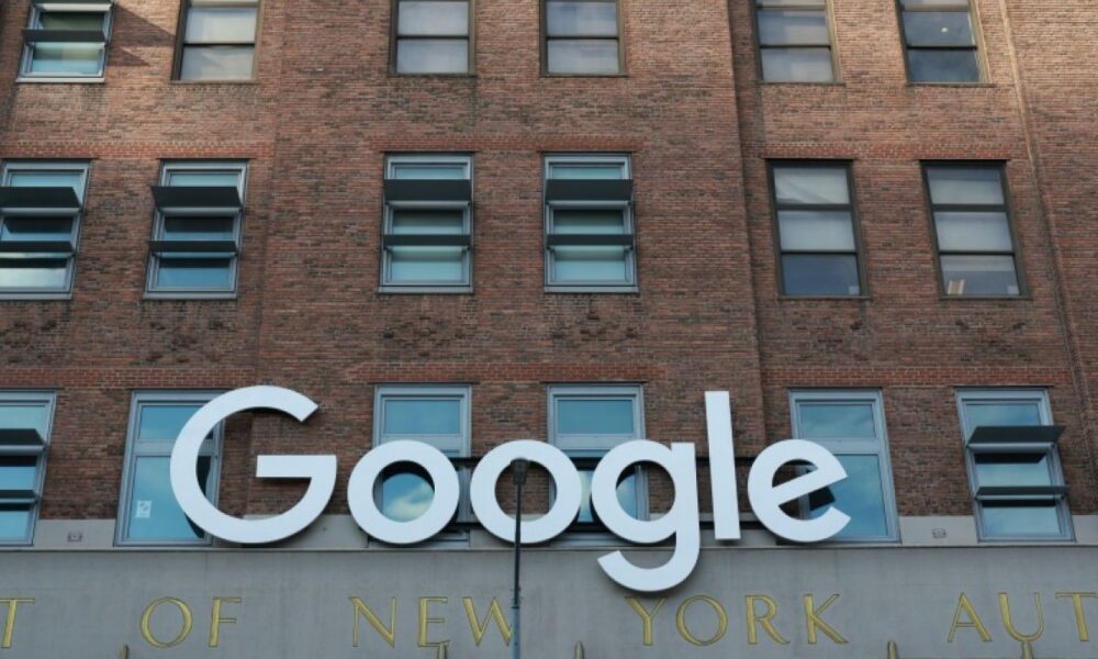 Google ralentit sur la pub et fait tanguer Alphabet en Bourse