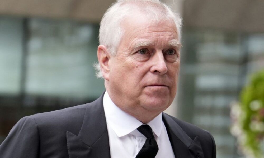 Andrew fait annuler les perquisitions mais la police veut garder les preuves