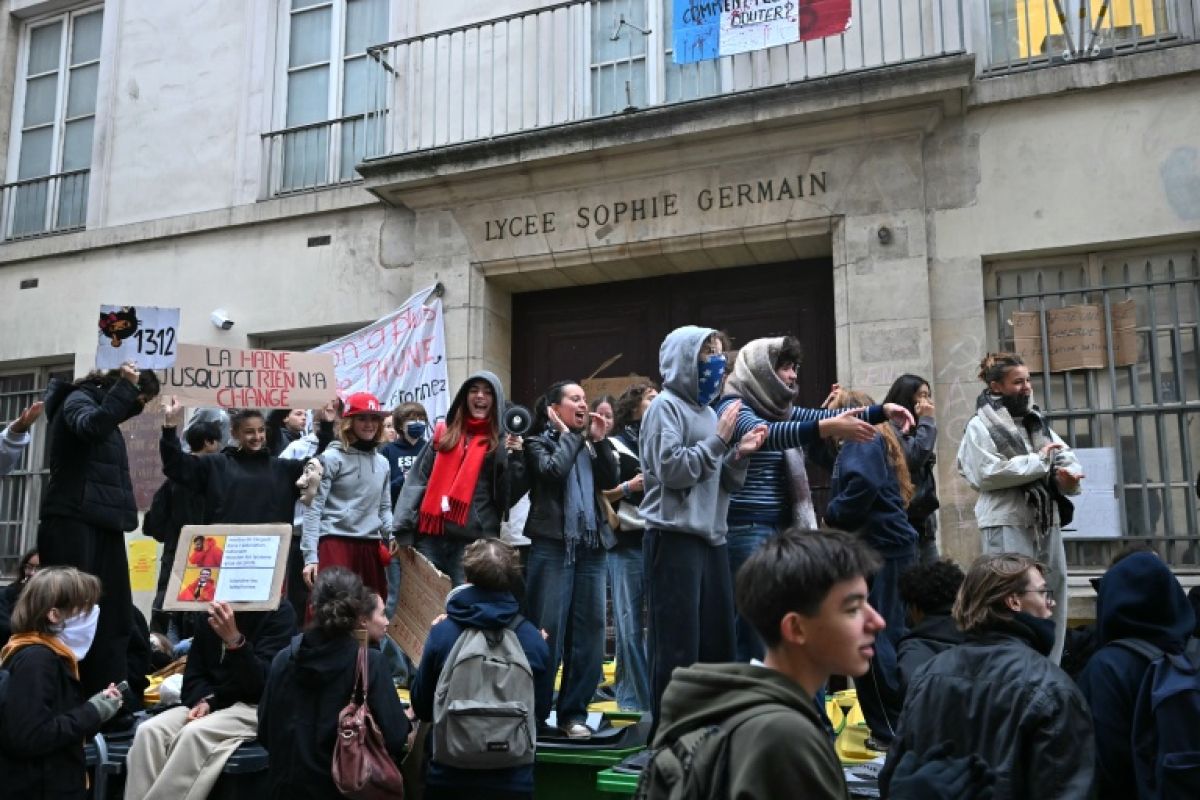 Les lycées restent mobilisés et lorgnent vers les gilets jaunes