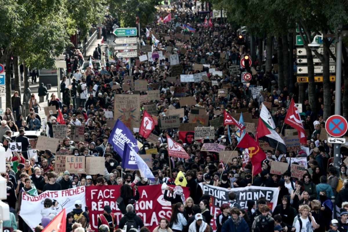 Manifestations en France, une marée humaine qui tient tête aux interdictions