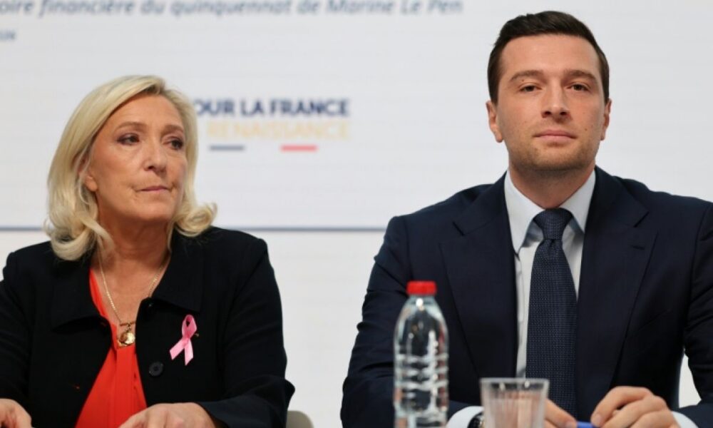 Marine Le Pen promet 140 milliards d'économies et un nouveau pilier pour les retraites