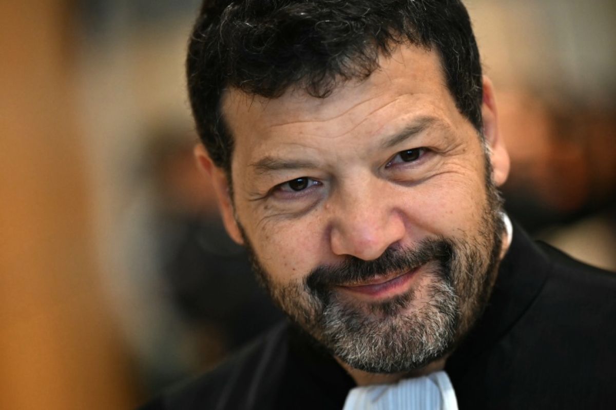 Cédric Chouviat, un procès renvoyé et une famille qui réclame une autre qualification