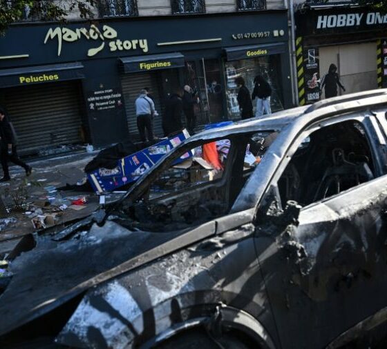 A Paris, les commerçants redoutent samedi et s'équipent comme ils peuvent