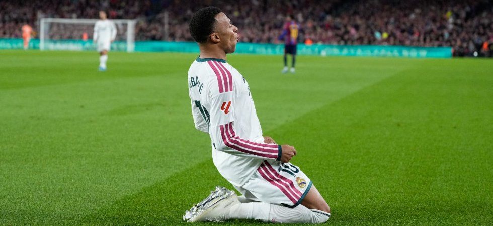 Mbappé signe un doublé au Camp Nou et remet le collectif au centre
