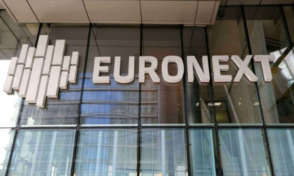 La Bourse de Paris tient bon face au plongeon des valeurs de l'IA