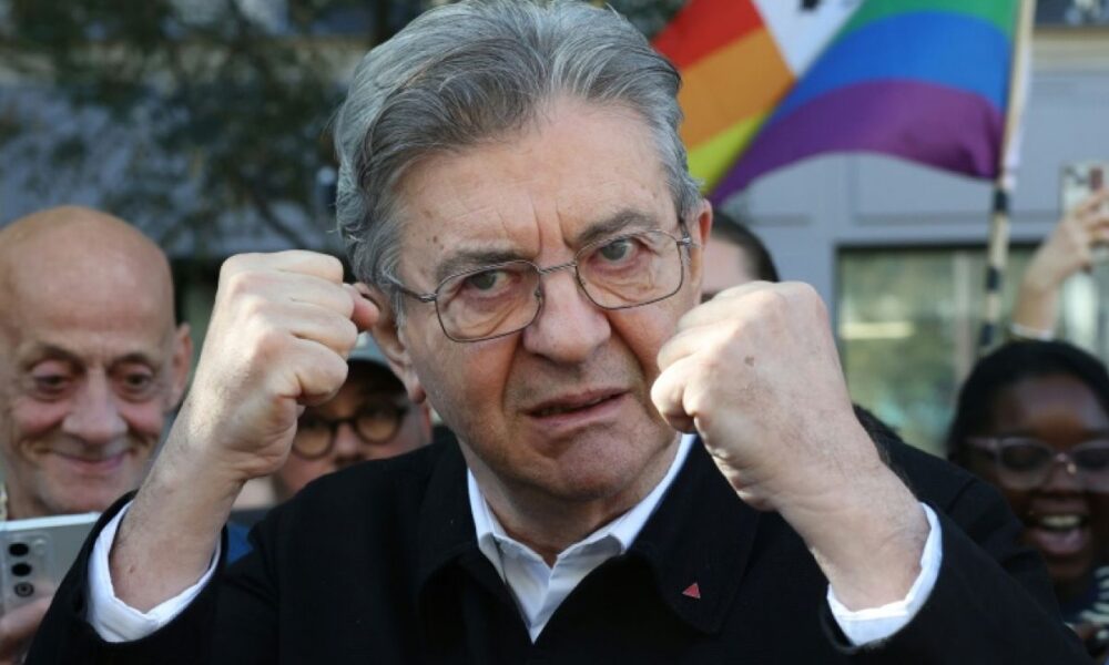 À Gergovie, Mélenchon va chercher dans l'Histoire de quoi nourrir sa campagne