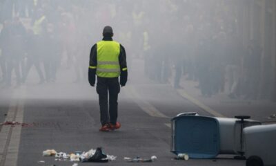 Des gilets jaunes aux lycées bloqués, une décennie de colère française