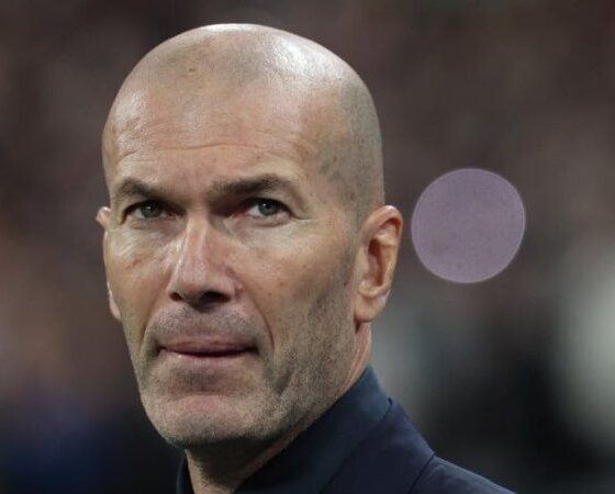 Le Stade de France déroule le tapis rouge à Zinédine Zidane