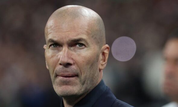 Le Stade de France déroule le tapis rouge à Zinédine Zidane