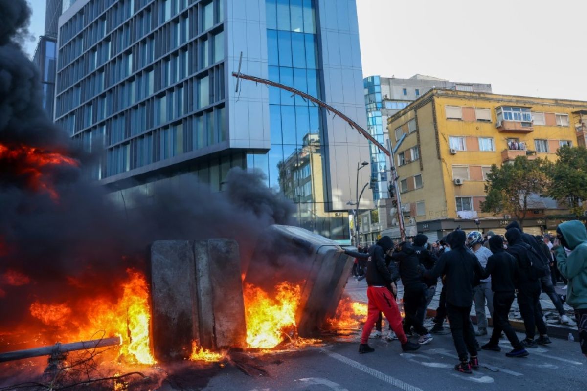 À Tirana, les étudiants tiennent tête au pouvoir et la rue ne désarme pas