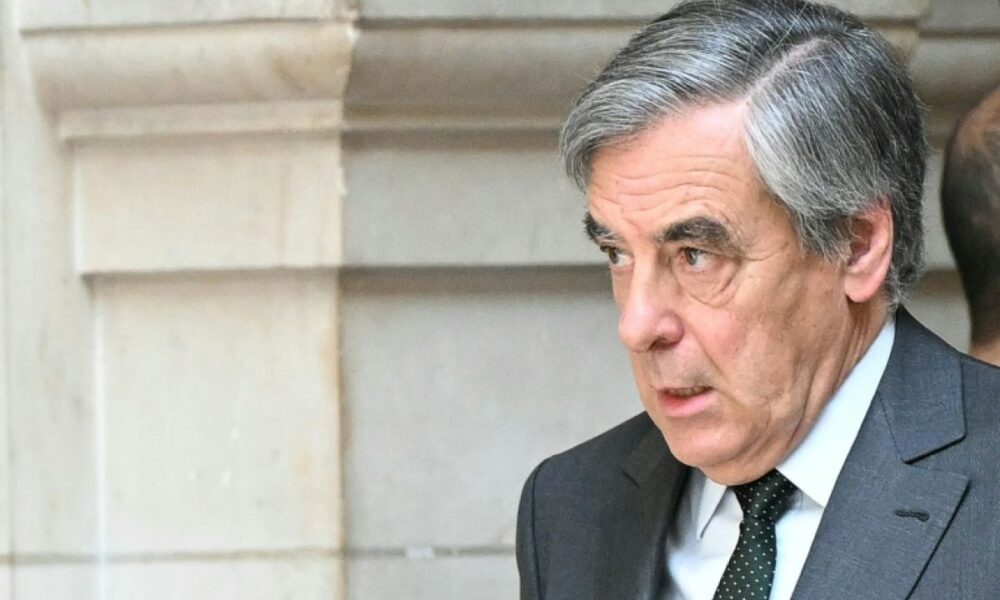 François Fillon choisit Bruno Retailleau pour porter la droite