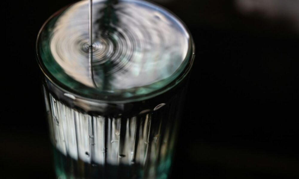 La soif gagne du terrain en France, avec 94 000 habitants privés d'eau potable