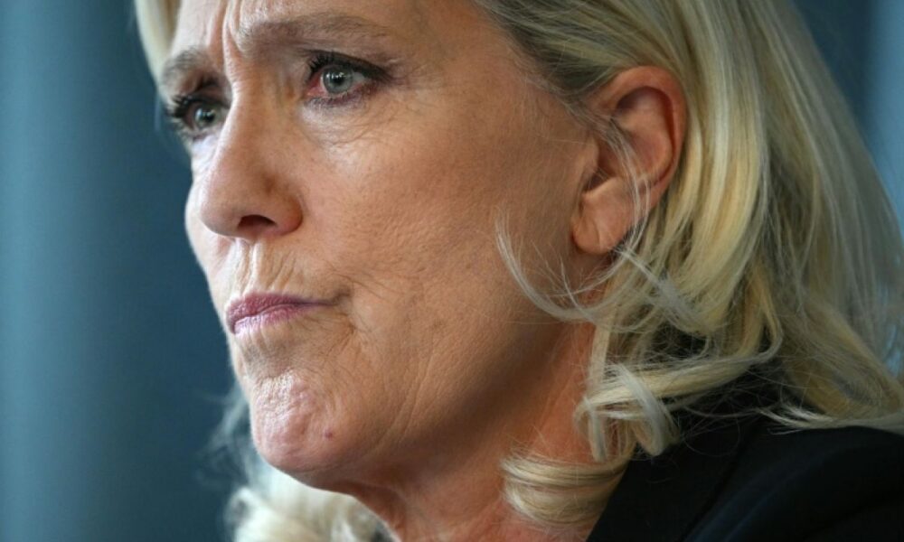 Le Pen tend la main à Zelensky tout en promettant de fermer le robinet à Kiev