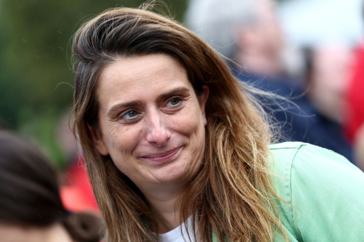 Marine Tondelier reprend sa campagne et demande qu'on lâche enfin la grappe aux femmes