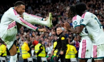 Mbappé enflamme le Bernabéu et garde le Real au contact du Barça