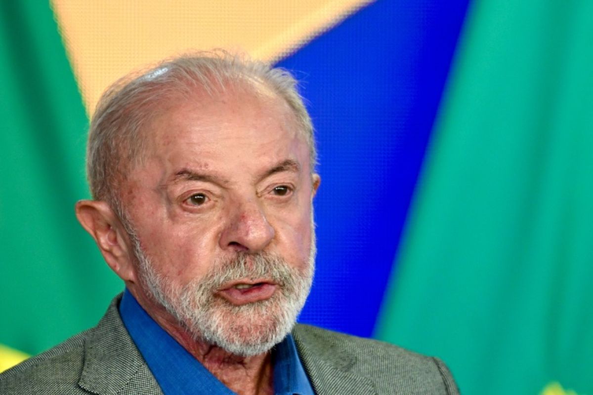 Au Brésil, Lula mobilise la rue et recolle au second tour