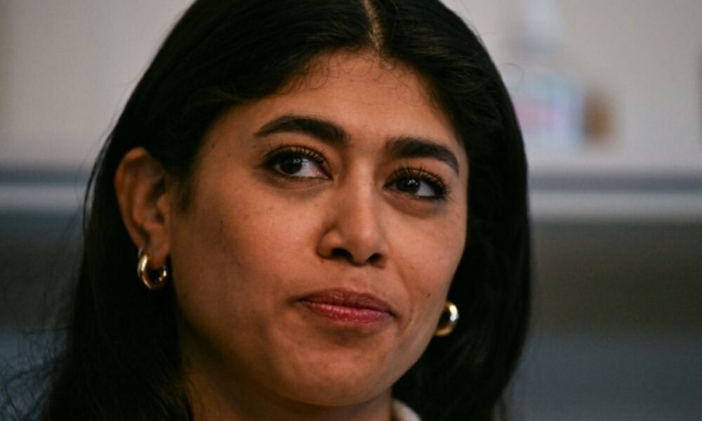 Rima Hassan choisit le silence face au tribunal