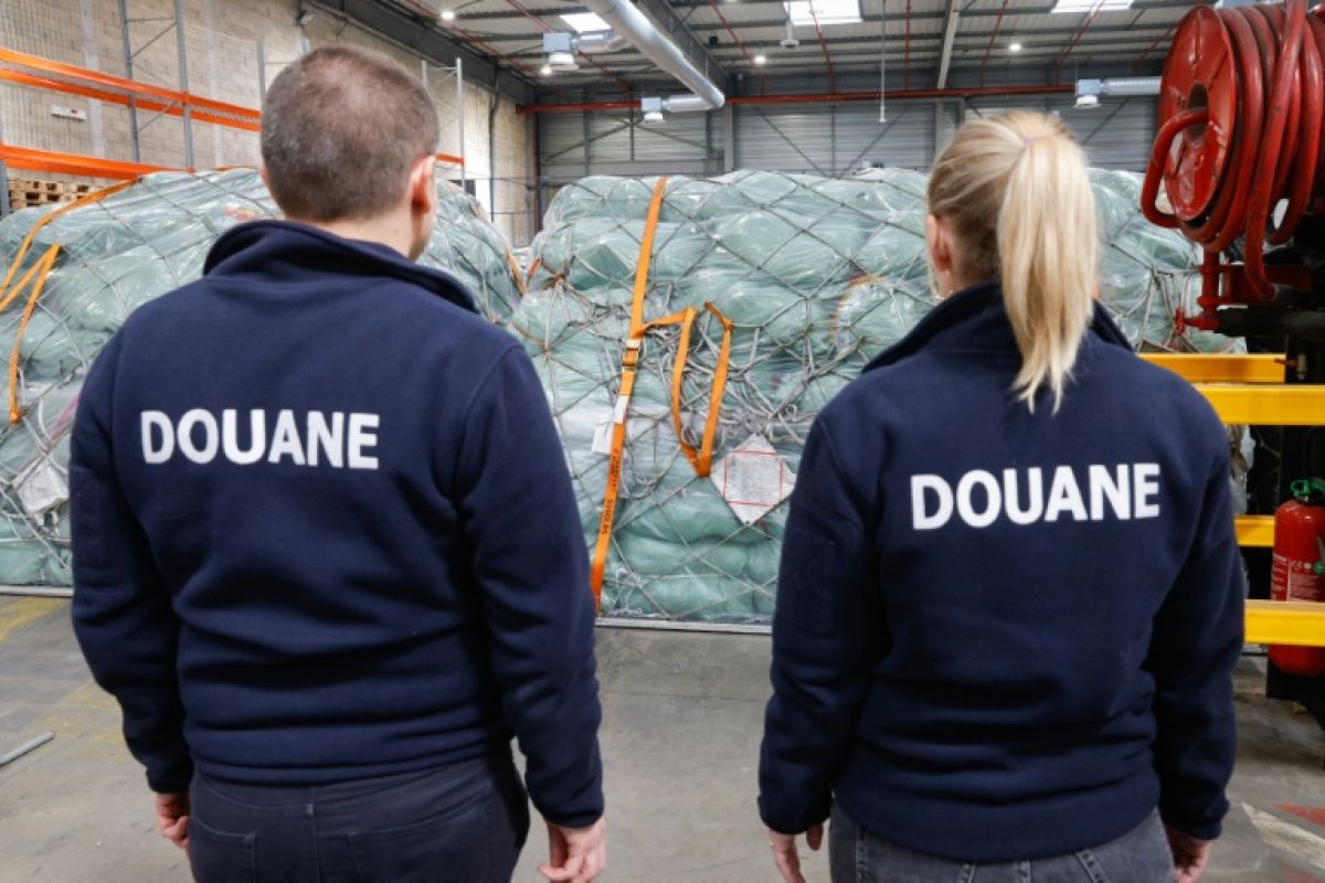 Un supplément de deux euros guette désormais les colis venus de l'étranger