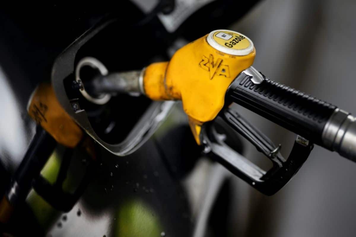 La pompe s'envole et la France change de trajet