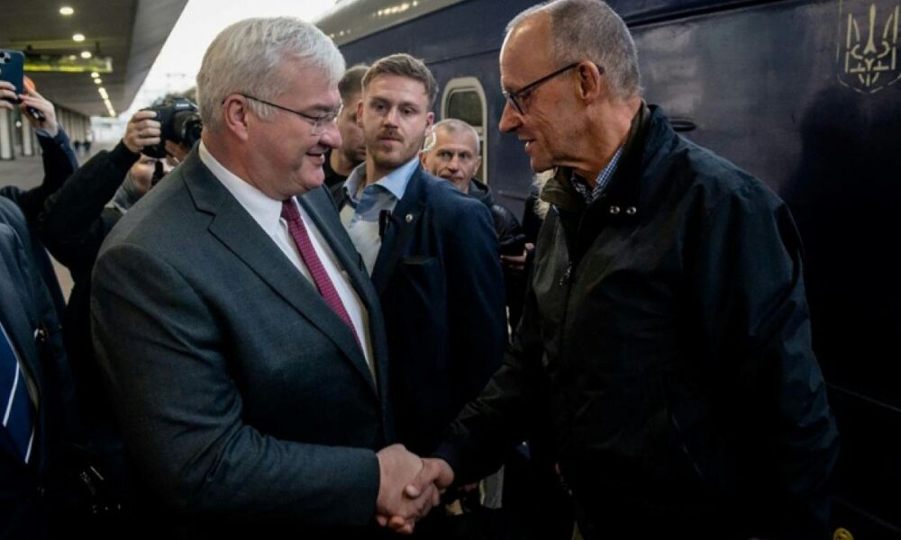 Merz débarque à Kiev avec un milliard d'euros et un avertissement à Moscou