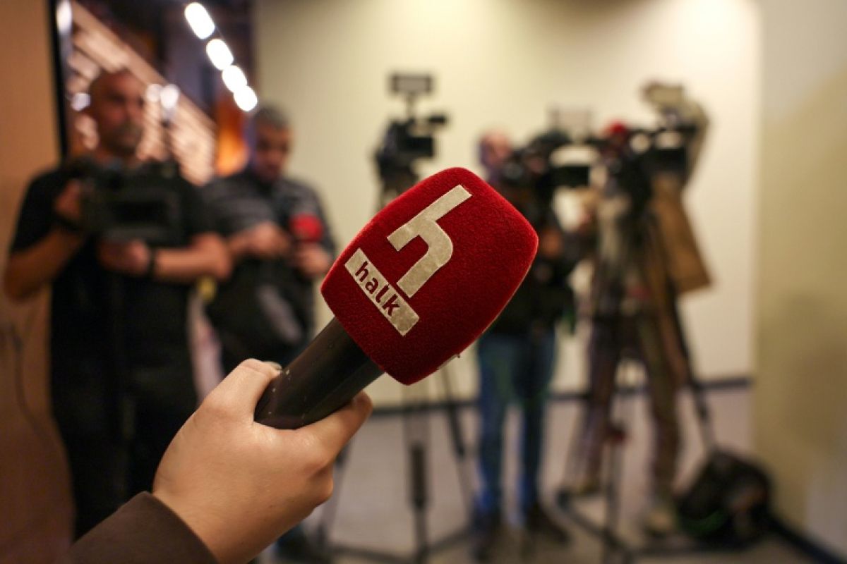La police turque s'empare du siège de Halk TV et réduit l'opposition au silence